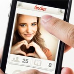Tinder y el amor: Un estudio afirma que las parejas más estables se conocieron online