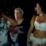 Video: Hombre se lanza a bailar con stripper, pero su esposa aparece y lo saca a golpes