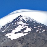 El Volcán Lanín en alerta amarilla: Un gigante dormido despierta