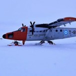 Antártida: Militares chilenos rescatan avión argentino accidentado