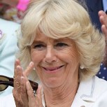 Camilla Parker Bowles lució un estilo muy parecido al de Lady Di para inaugurar un nuevo crucero
