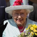 Hombre burló la seguridad del Palacio de Buckingham y fue detenido a metros de la habitación de la Reina Isabel II