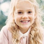 La pequeña Princesa Estelle de Suecia maravilló con su uniforme en su vuelta a clases