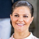 El particular atuendo de Victoria de Suecia para un acto en Estocolmo: Al más puro estilo Jackie Kennedy