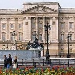 Los mitos más espeluznantes que rodean a los palacios en Inglaterra: ¿Un monje muerto acecha en Buckingham?
