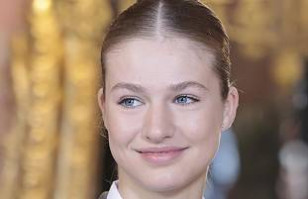 Alexia de Holanda se estrena en el Día del Príncipe como una princesa de  cuento