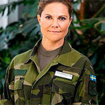 En primer plano: Foto refleja el gran esfuerzo de Victoria de Suecia para completar entrenamiento militar