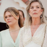 Carolina de Mónaco y sus hijas protagonizan una elegante reaparición familiar en acto cultural