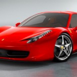 Conductor se graba manejando a más de 300 km/h y causa tremenda polémica con Ferrari