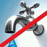 Indignación de usuarios por el extendido corte de agua en Santiago: Estalla Twitter