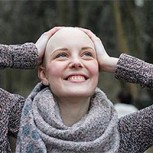 Conoce la impresionante lucha de una joven alemana contra el cáncer: Sus fotos son un ejemplo