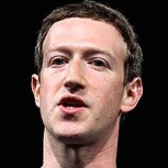 Mark Zuckerberg tenso y complicado: El hostil interrogatorio del Senado de EE.UU. por filtración de datos de Facebook