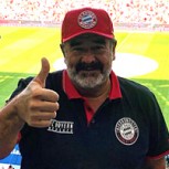 Luksic comparte intenso día en redes sociales: Se reúne con Arturo Vidal y debuta en Instagram