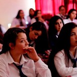 Redes sociales “reprueban” decisión de quitar a Historia su carácter obligatorio