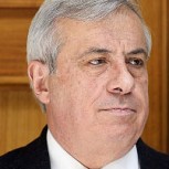 Ministro Mañalich vivió caótico y peligroso momento: Salió escoltado tras ser agredido en hospital