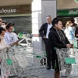 Videos y fotos muestran las largas filas en los supermercados a raíz de la cuarentena obligatoria en Santiago