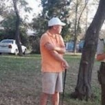 Hombre rompió la cuarentena en Las Condes para jugar golf en una plaza: Alcalde Lavín publicó el caso