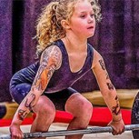 Niña de siete años levanta 80 kilos y es campeona nacional en Estados Unidos: Videos muestran su criticado entrenamiento