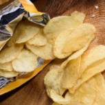Sin saberlo, mujer se comió la papa frita “más cara del mundo” y perdió una gran oportunidad