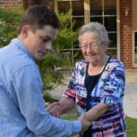 Hermoso gesto de una abuela con su nieto: Este es el invaluable regalo que le hizo