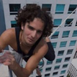 Espectacular salto en paracaídas logró que influencer hiciera historia: Mira el video