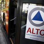 “Me parece loquísimo”: Tiktoker español criticó evasión en el transporte público chileno