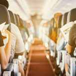 El emotivo mensaje de un piloto de avión a pasajera que superó un cáncer: Revisa el momento