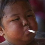 Niño que fumaba 40 cigarros al día mostró su radical cambio tras dejar su adicción