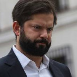 Revelan video de Gabriel Boric siendo agredido por un interno de la Cárcel Santiago Uno