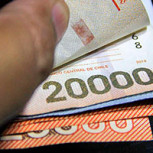 TikToker se volvió viral al preguntarle a chilenos en la calle por su profesión y salario