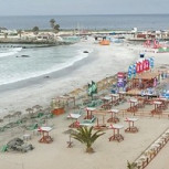 Piscina instalada en la playa de Totoralillo se convirtió en blanco de críticas en internet