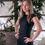 Influencer alemana radicada en Chile generó intenso debate al criticar salario que le ofrecieron en un trabajo