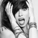 Érica García, rockera argentina, se muestra en bikini y sin photoshop a sus 41 años