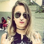 Estas jóvenes son rockeras, se toman fotos vestidas de sus bandas y las suben a las redes