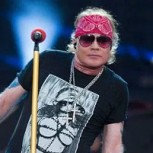 Dura caída de Axl Rose en escenario generó la preocupación de millones de fans en el mundo entero