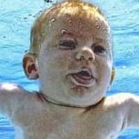 El bebé de Nevermind ya es adulto, demanda a Nirvana por pornografía y avergüenza a los fans