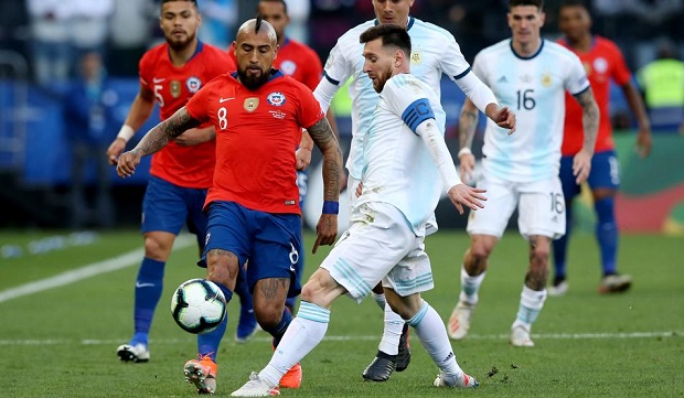 Chile vs. Argentina, en el último partido que disputaron por el tercer puesto de la Copa América. Aquella vez Arturo Vidal marcó el descuento en la derrota 2-1.