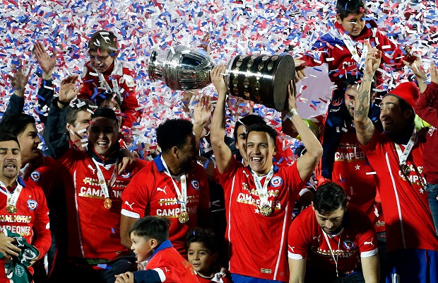 La Roja dueña de América en 2015. Fue el punto cúlmine de un grupo que tuvo su inicio una década antes.