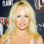 Pamela Anderson, semidesnuda a los 49 años: Lució ajustado vestido en lanzamiento de revista