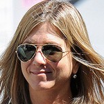 Revelan nuevo papelón de los Oscar: Invitado robó lujosos lentes a Jennifer Aniston