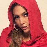 Jennifer López comparte foto luego de una sesión de yoga en un llamativo atuendo