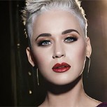 Katy Perry desata tormenta al besar en la boca a concursante “jamás besado”