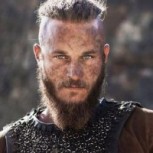 Travis Fimmel, “Ragnar” en “Vikingos”, probó el mate gracias a una uruguaya: Esta fue su reacción