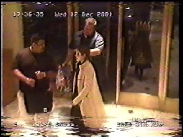 20 años atrás, la artista fue captada robando en una tienda de ropa de Beverly Hills / www.clarin.com
