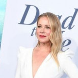 Christina Applegate compartió descarnado relato sobre la Esclerosis Múltiple: “No puedo caminar sin el bastón”