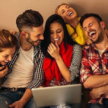 Estas tres series cómicas te harán reír sin parar: Títulos imperdibles para disfrutar desde casa