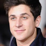 ¿Cómo luce actualmente David Henrie a 10 años del final de “How I Met Your Mother”?