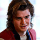 Joe Keery, “Steve Harrington” en  “Stranger Things”, impacta con drástico cambio estrenado en los Globos de Oro