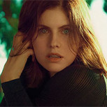 Alexandra Daddario encanta en las redes con este look brillante: Actriz sumó más de 50 mil reacciones