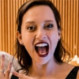 Peka Parra sorprende en las redes al anunciar compromiso con “misterioso” hombre